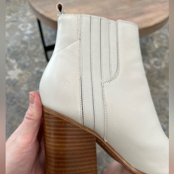 Marc Fisher white pointed toe ankle boot - Picture 4 of 8